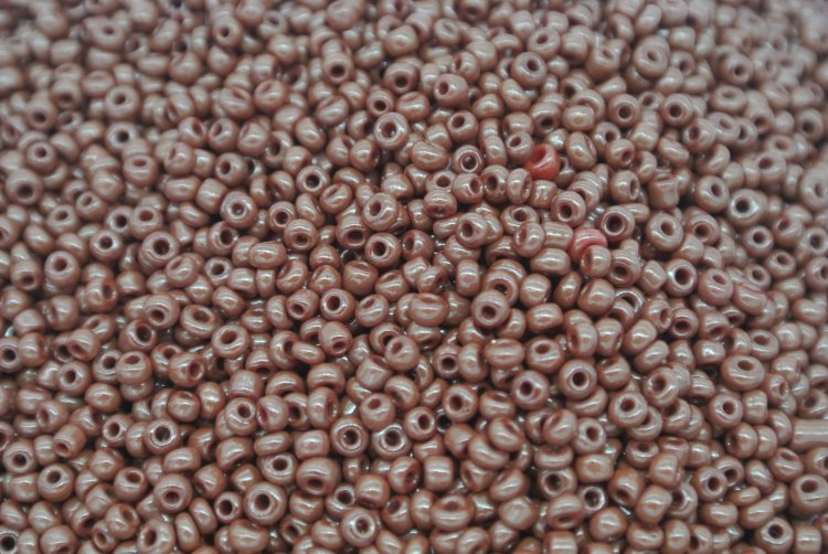 Seed Beads -11/0 size #46 Brown 1Pound - Click Image to Close
