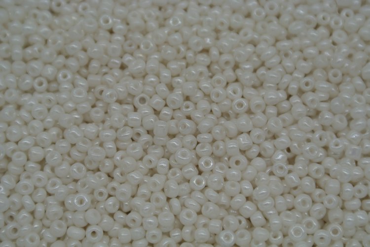 Seed Beads -11/0 size #121 White Pearl 1Pound - Click Image to Close