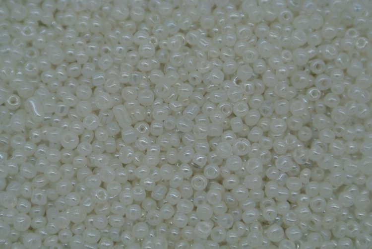 Seed Beads -11/0 size #141 Pearl White 1Pound - Click Image to Close