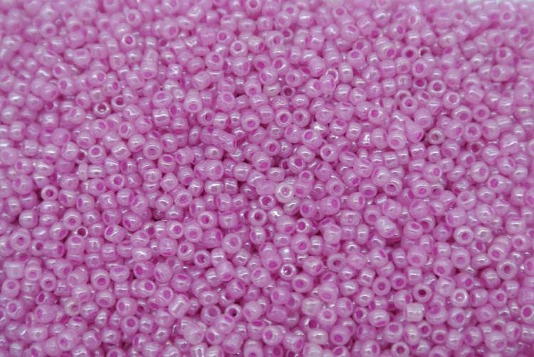 Seed Beads -11/0 size #149 Pearl Dark Pink clear 1/6Pound - Click Image to Close