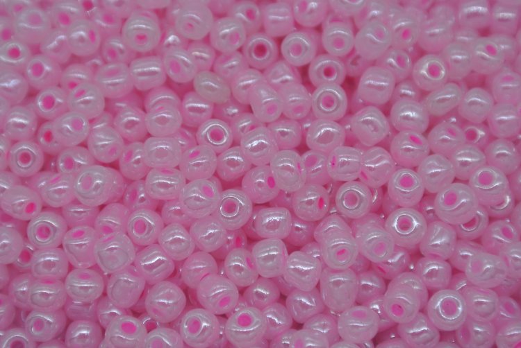 6/0 E Beads #145 Pink 1/6Pound - Click Image to Close