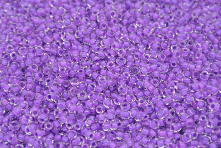 Seed Beads -11/0 size #279 Transparent Dark Purple 1/6Pound - Click Image to Close