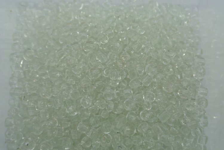 6/0 E Beads #1 Clear 1/6Pound - Click Image to Close