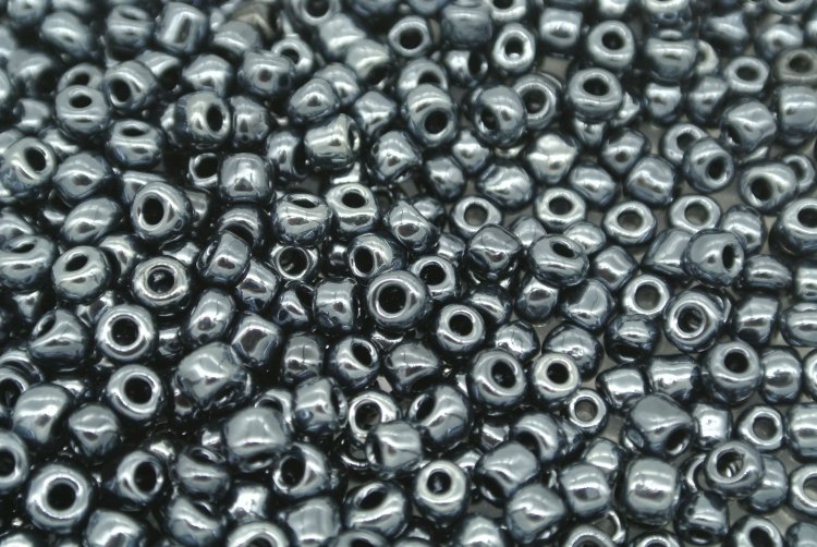 6/0 E Beads #249 Metal Black 1/6Pound - Click Image to Close