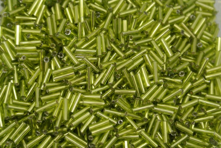 Buggle Beads 3"sizes #24 Metal Apple Green 1/6Pound - Click Image to Close