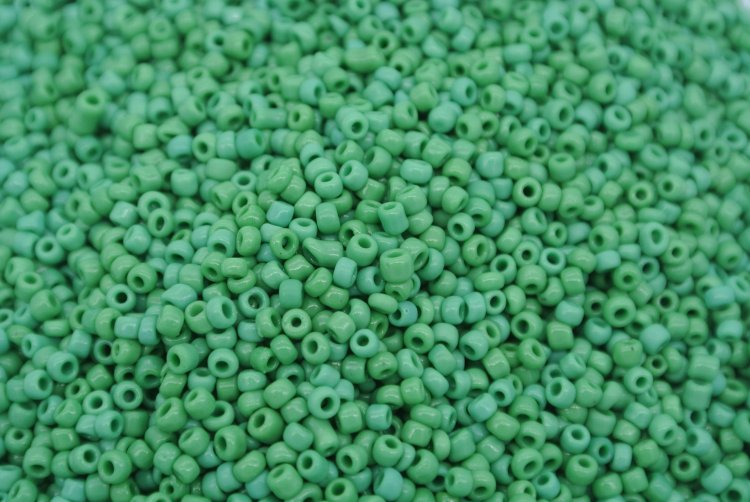 Seed Beads -11/0 size #47 Green 1/6Pound - Click Image to Close