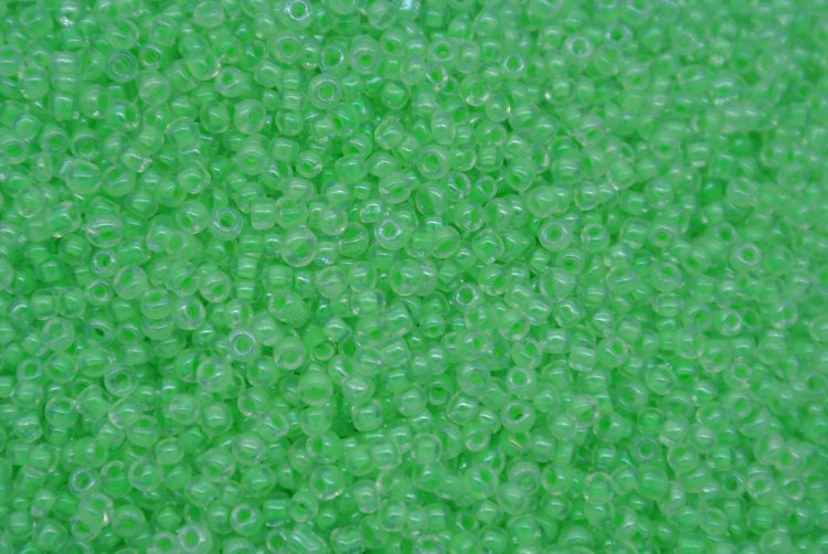Seed Beads -11/0 size #277 Transparent Apple Green 1/6Pound - Click Image to Close