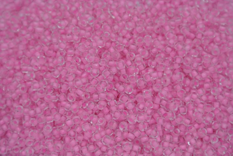 Seed Beads -11/0 size #185P Transparent Dark Pink 1/6Pound - Click Image to Close