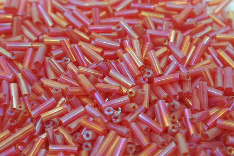 Buggle Beads 3"sizes #405D Transparent Red 1/6Pound - Click Image to Close