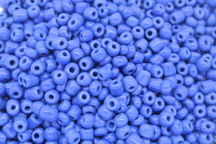 6/0 E Beads #48 Blue 1/6Pound - Click Image to Close