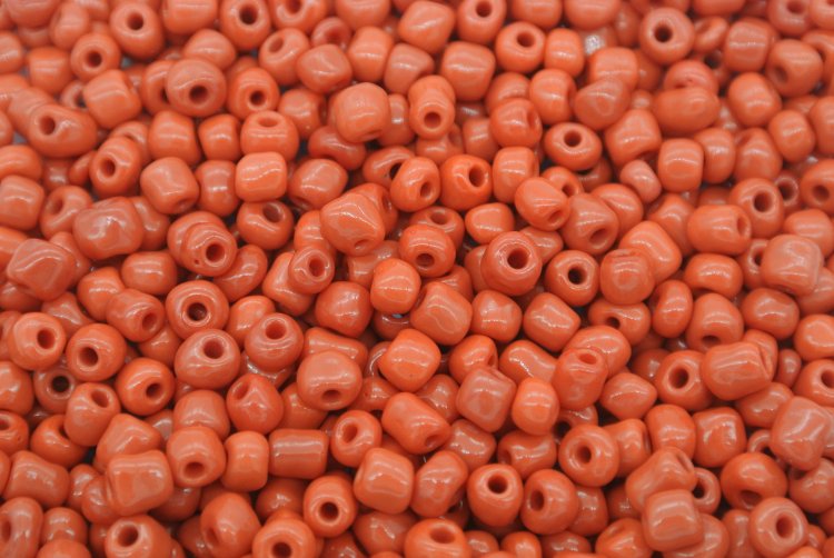6/0 E Beads #45 Red 1/6Pound - Click Image to Close