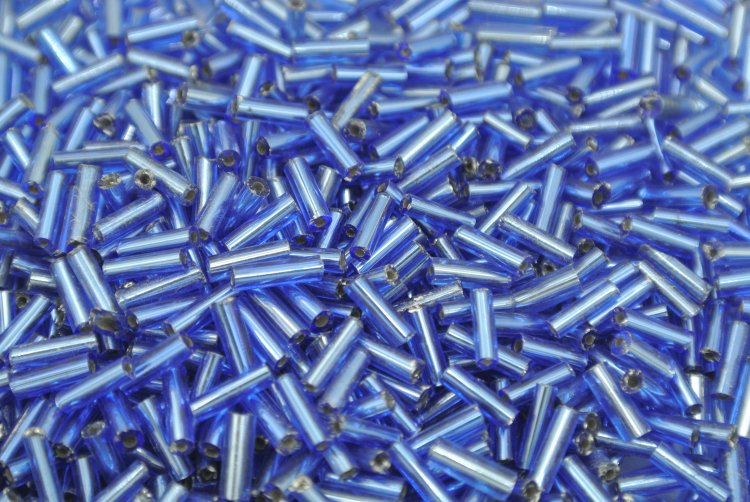 Buggle Beads 3"sizes #32D Metal Blue 1/6Pound - Click Image to Close